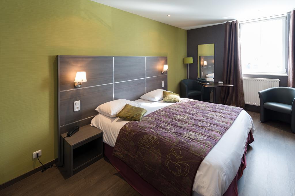 Hotel Saint-Pierre Pontarlier Rum bild
