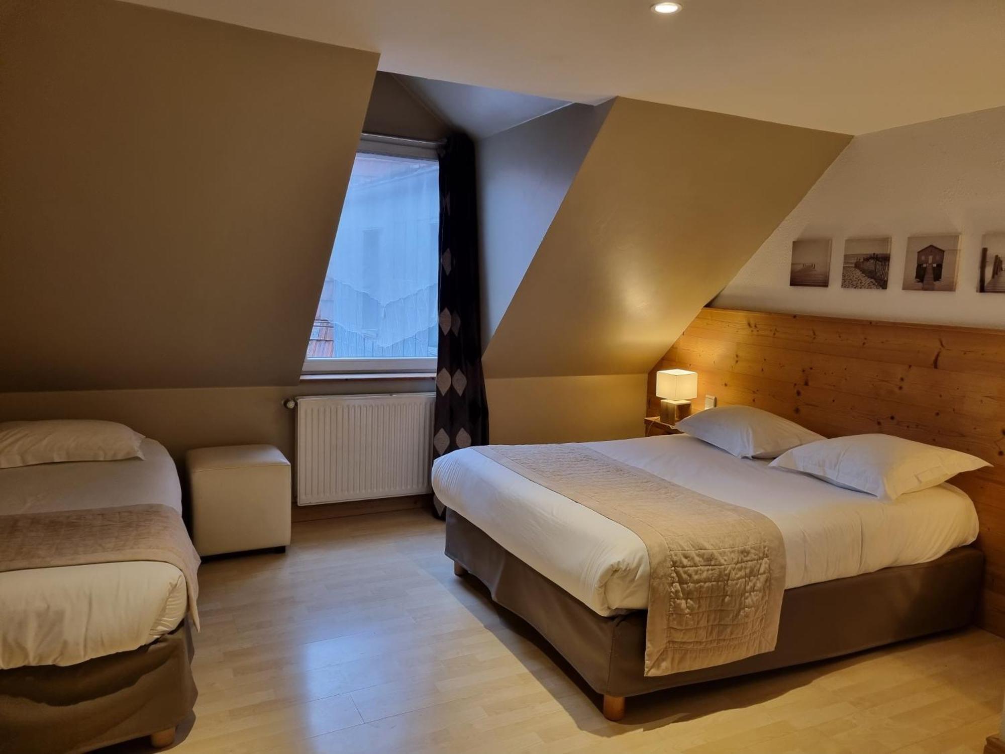 Hotel Saint-Pierre Pontarlier Exteriör bild