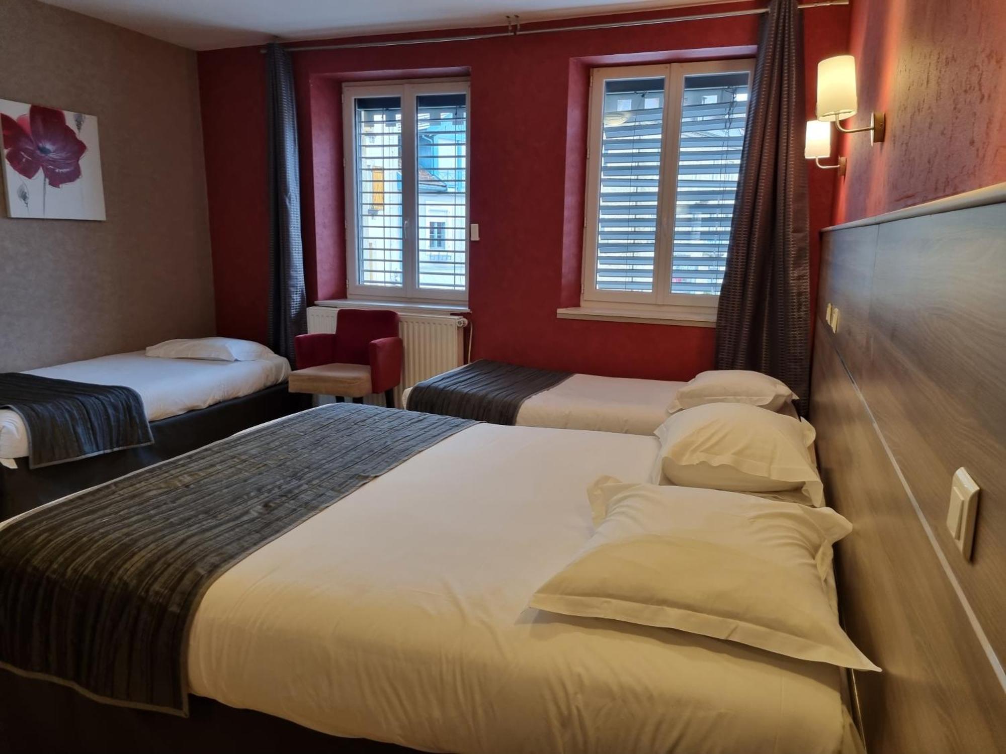 Hotel Saint-Pierre Pontarlier Exteriör bild